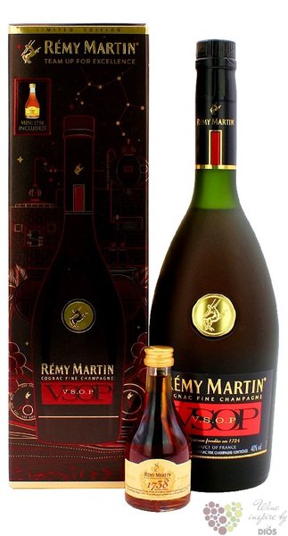 Remy Martin  VSOP Ltd.  gift set Fine Champagne Cognac 40% vol.  0.70 l