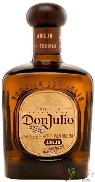 Reserva de Don Julio „ Anějo ” 100% of Blue agave Mexican tequila 38% vol.  0.70 l